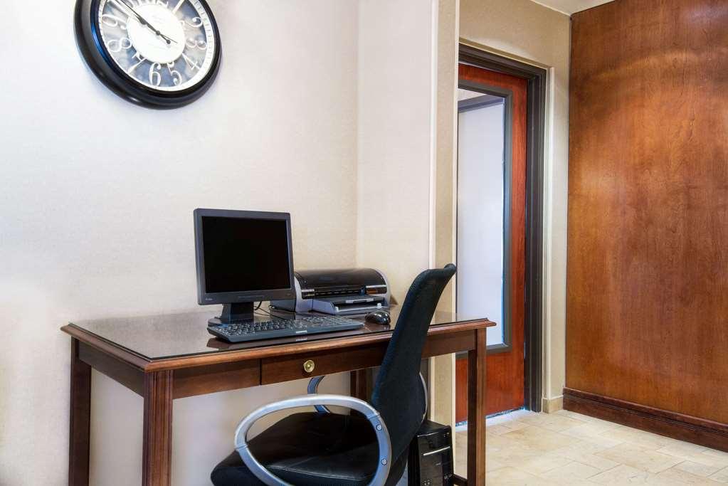 Travelodge By Wyndham Pueblo Einrichtungen foto